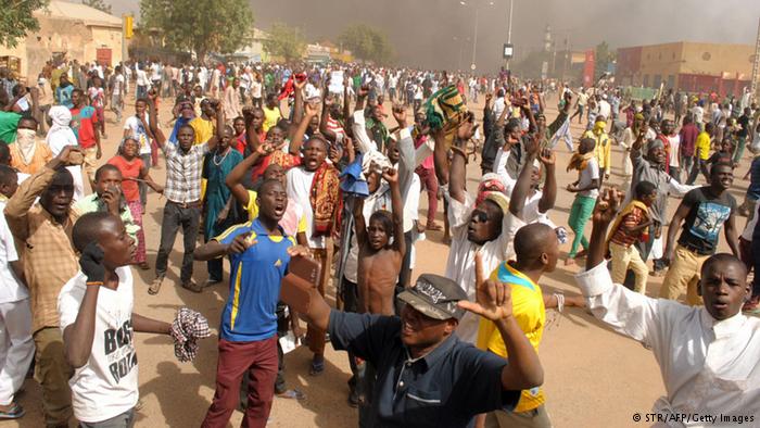 به-آتش-کشیدن-چند-کلیسا-در-نیجریه-بدست-مخالفان-شارلی-ابدو-پرشین-هرالد